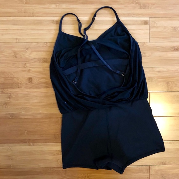 Play suit NWOT - Picture 2 of 2